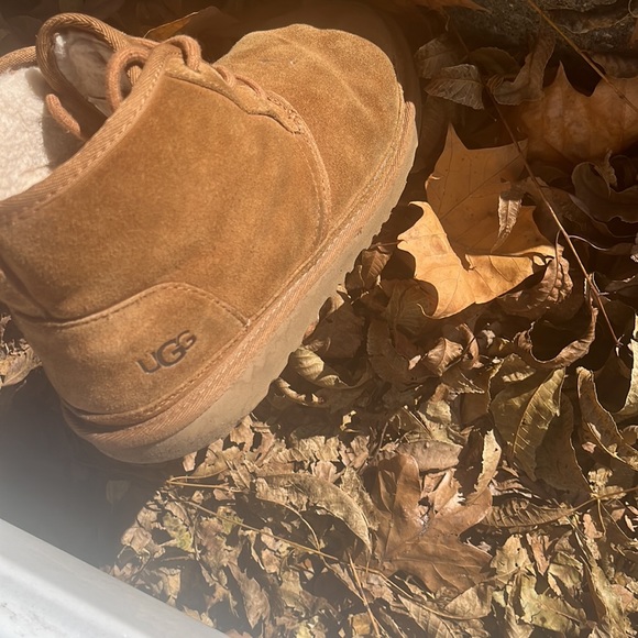 Uggs brown and size 7 - Picture 3 of 5